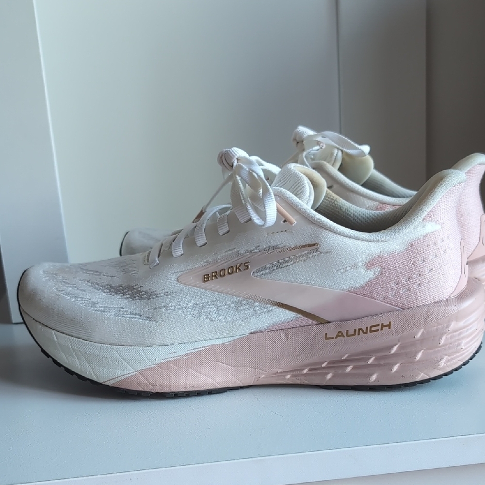 Brooks Women's White and Pink Sneakers